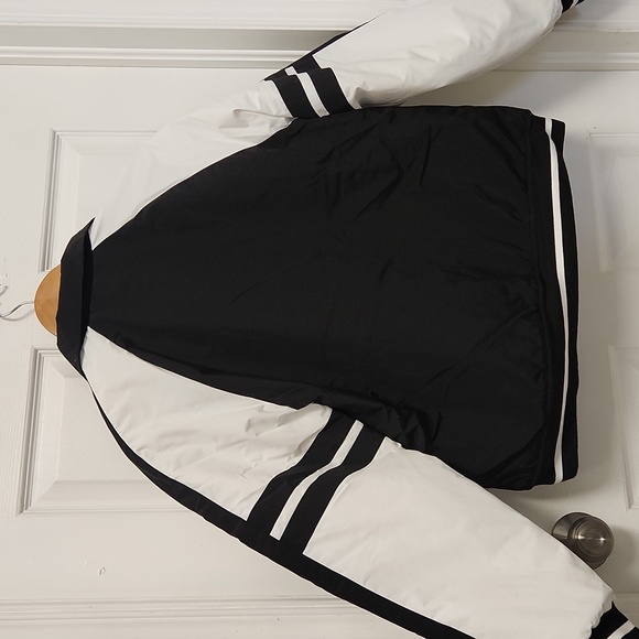 Brand new, SheinX Winter Puffer Jacket size s Black white - Picture 5 of 6